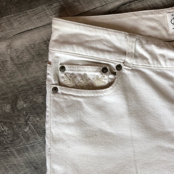 White House Black Market Blanc White Denim Cropped Jeans, size 6 - Picture 5 of 8
